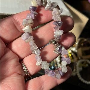 Handcrafted Lavender Chip Bead Stretch Bracelet 1339